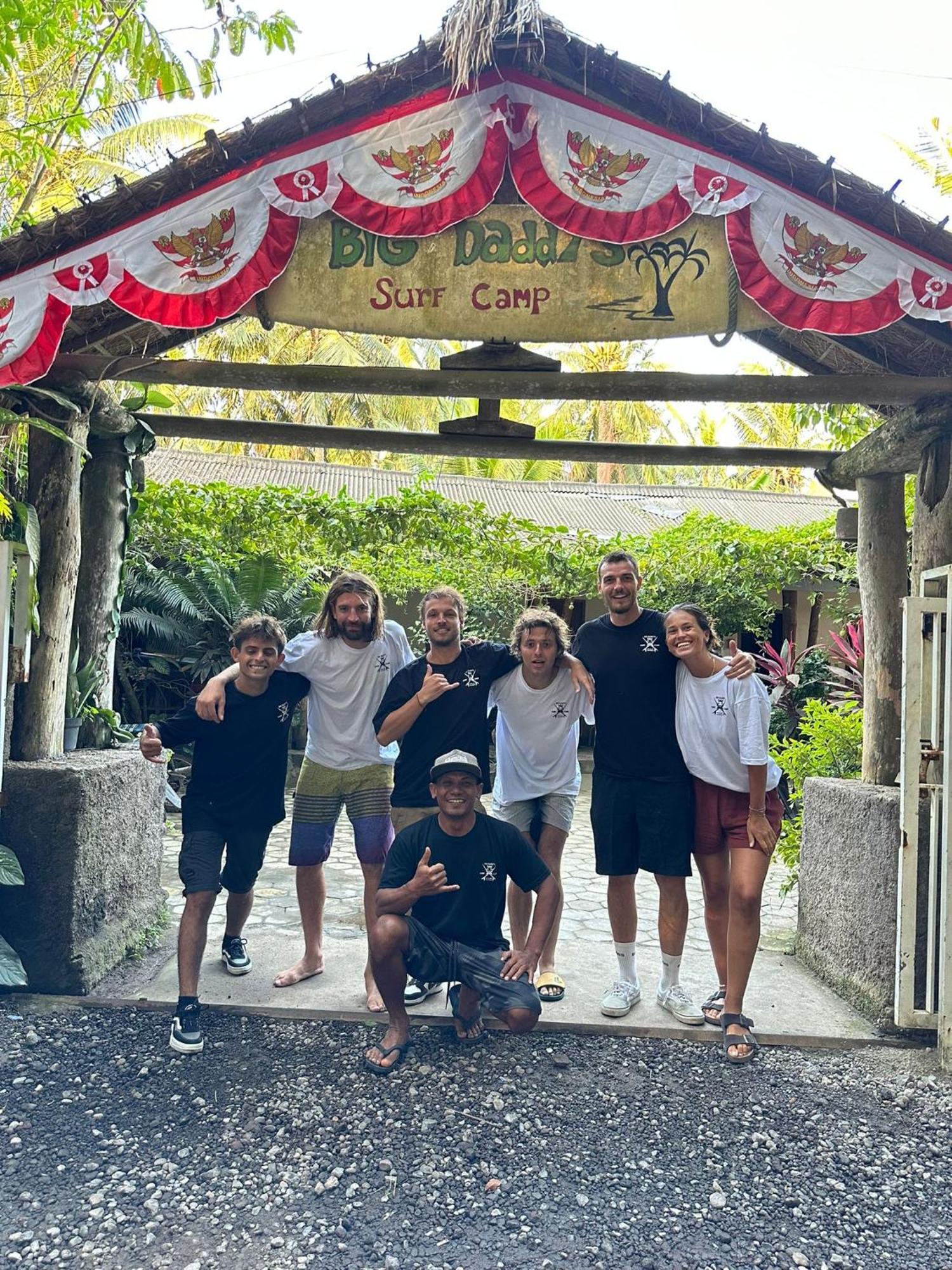 Big Daddy'S Surfcamp Apartment Pasanggaran Ngoại thất bức ảnh